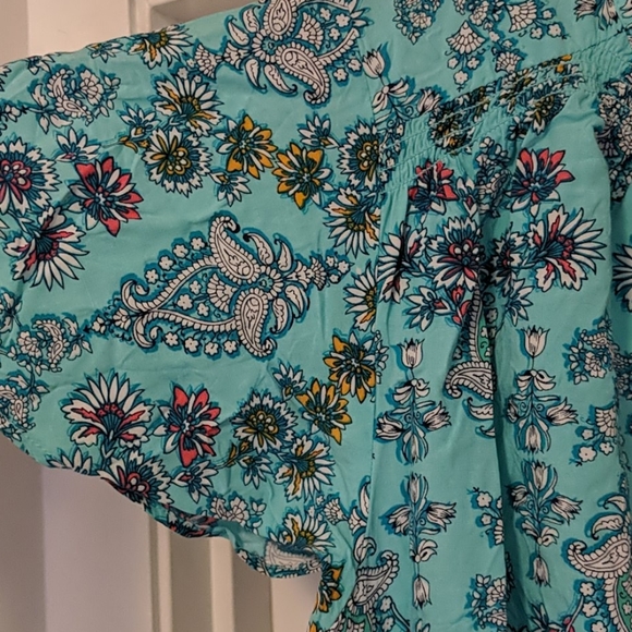 Short Sleeve Patterned Top - Picture 3 of 3